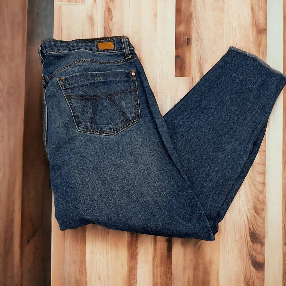 Seven 7‎ distressed jeans. Size 12